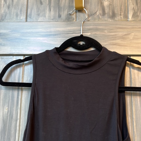 Shein ladies sleeveless top in black with mock neck.  Size large - Picture 2 of 7
